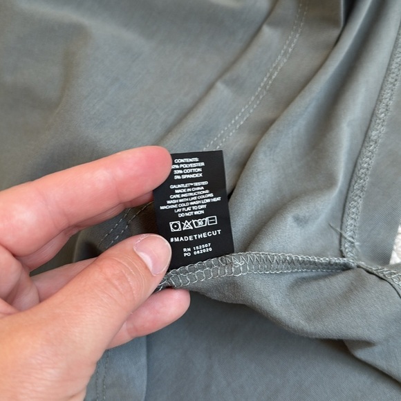 Cuts AO Curve Hem Long Sleeve Gym Athletic Shirt - Picture 8 of 10